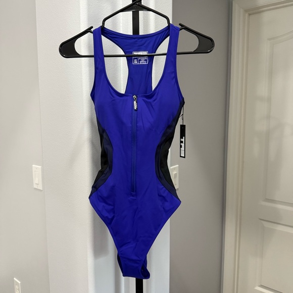 Ta3 Other - TA3 Scoopy Seamed Zip Sculpting One Piece NWT XS XLong Contour Blue Black